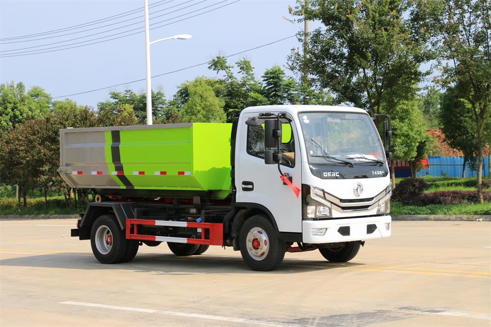 5方勾臂垃圾車-東風(fēng)生活建筑垃圾5噸勾臂垃圾車廠家